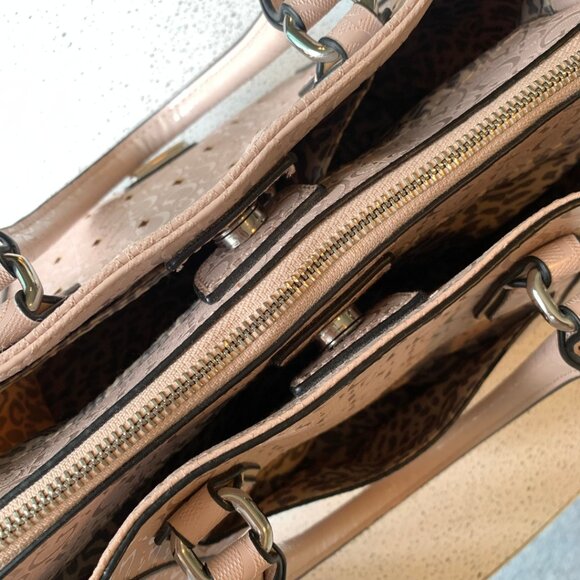GUESS PINK FAUX LEATHER 3-COMPARTMENT SHOULDER BAG WITH LEOPARD INTERIOR - Picture 9 of 13